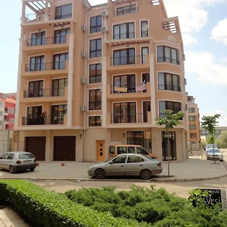 Appartement Holiday In *